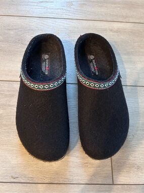 Haflinger Grizzly Black Wool Clogs Bavarian Trim Boiled Wool ArchSupport Comfort